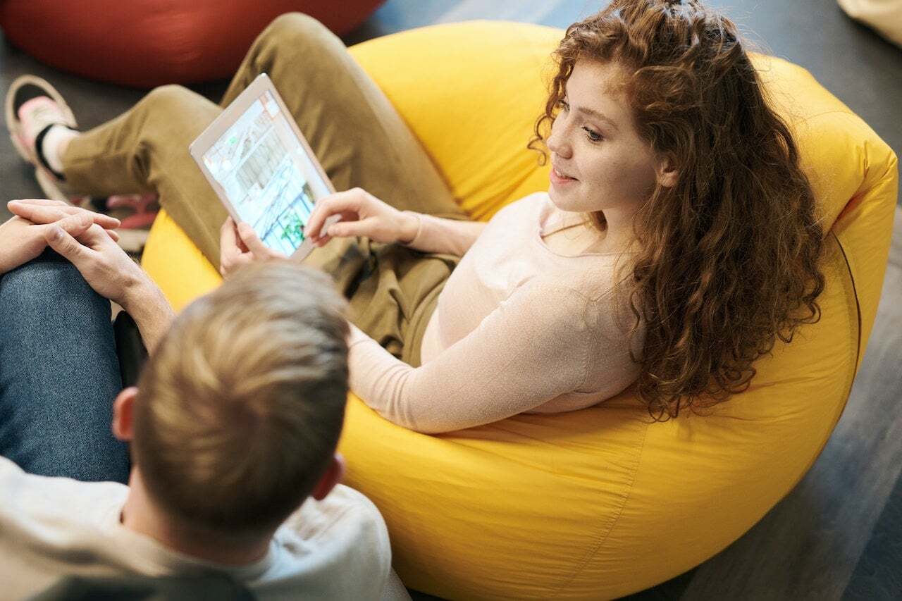 The Difference Between 'Fast' and 'Meaningful' Feedback Conversations and Why You Should Be Having Both